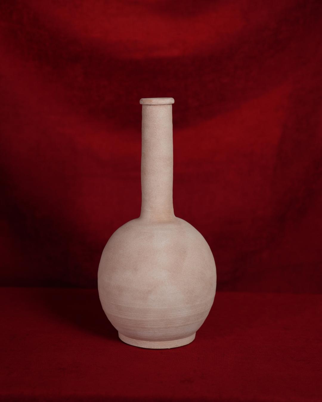 Talon Vase