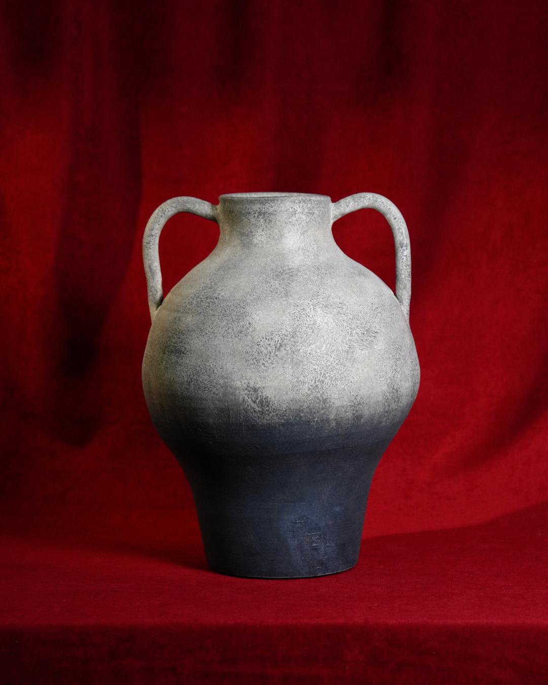 Lyra Vase